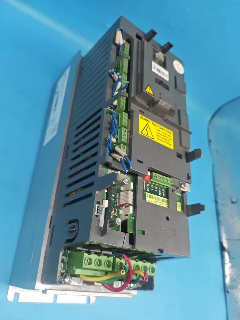 ABB ACS550-01-09A4-4 Frequency converter 4