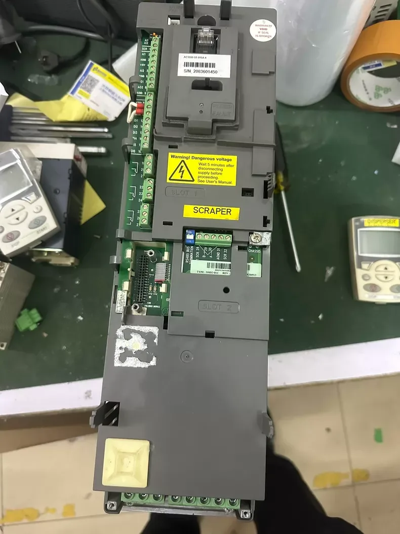 ABB ACS550-U1-015A-4 Frequency converter 4