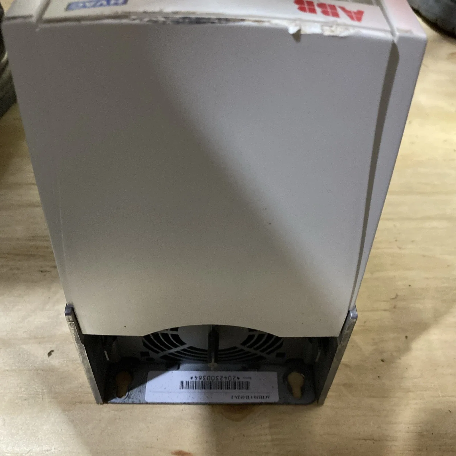 ABB ACS550-UH-012A-2 DRIVE 5