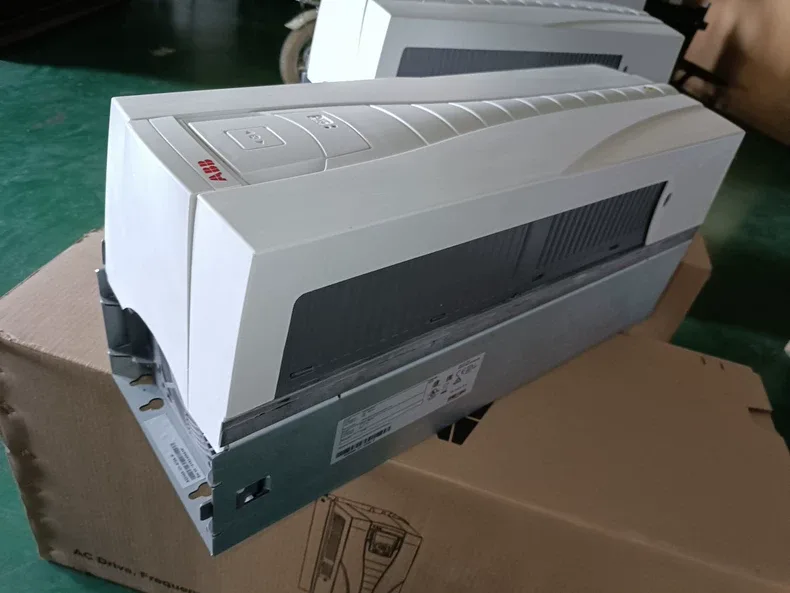 ABB VFD AC DRIVE ACS550-U1-072A-4 50HP 72A 380-480V 3PH 37KW 6