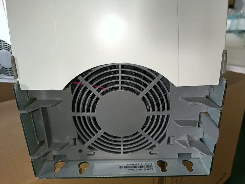 ABB VFD AC DRIVE ACS550-U1-072A-4 50HP 72A 380-480V 3PH 37KW 3