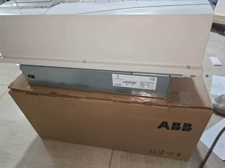 ABB ACS550-01-072A-4+B055 37KW Frequency Converter 4