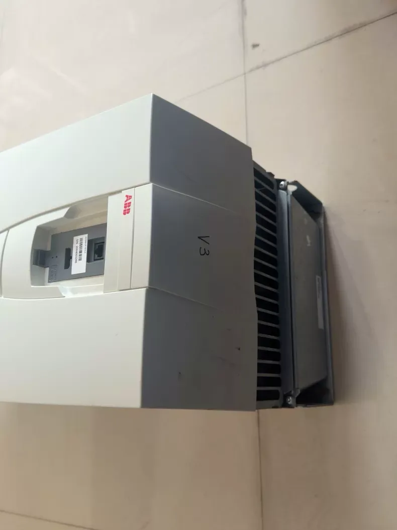 ABB ACS550-U1-157A-4 125HP 75KW 380-480V 157A Frequency Converter 5