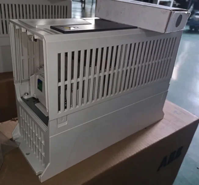 ABB ACS580-01-04A8-4 Frequency converter 2