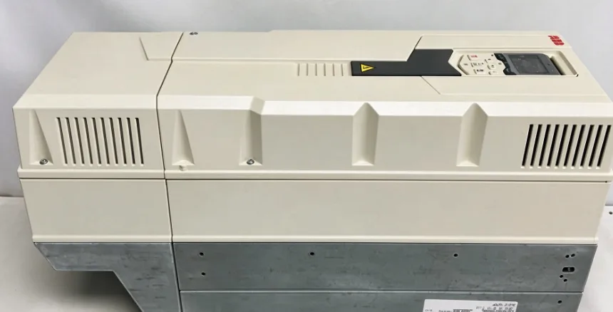 ABB ACS580-01-143A-2 50HP 3-Phase 200-240V AC Drive 3