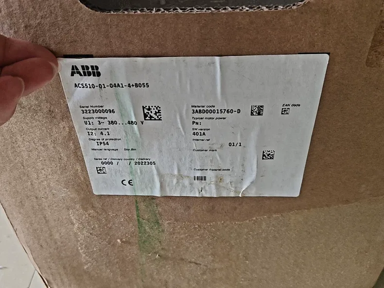 ABB Inverter ACS550-01-04A1-4+B055 3P AC380V ~ 480V 1.5KW