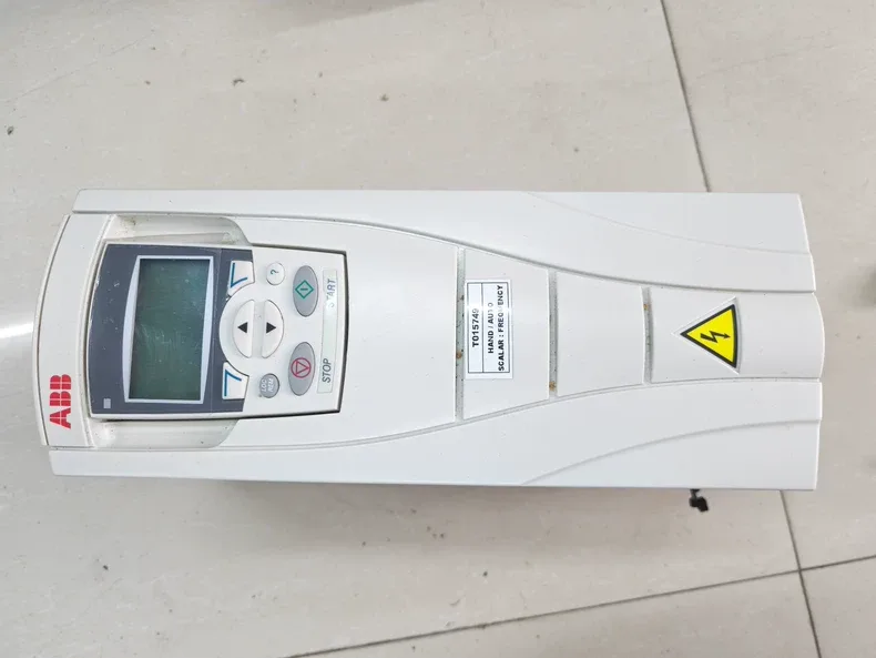 ABB ACS550-U1-012A-4 ACS550 012A 4