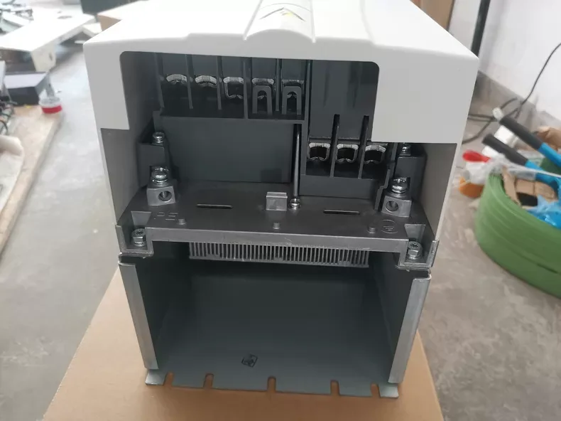ABB ACS550-U1-097A-4 Frequency Converter * H 4