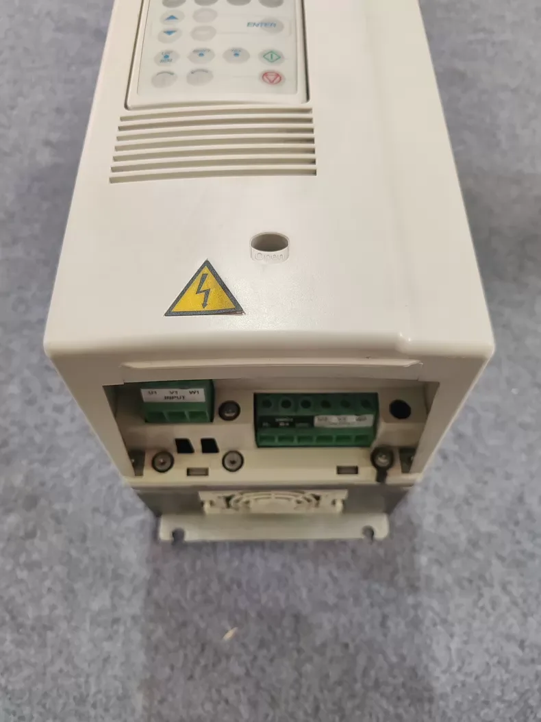 ABB ACS800-01-0006-3+P901 Frequency Converter ACS8000100063P901 2