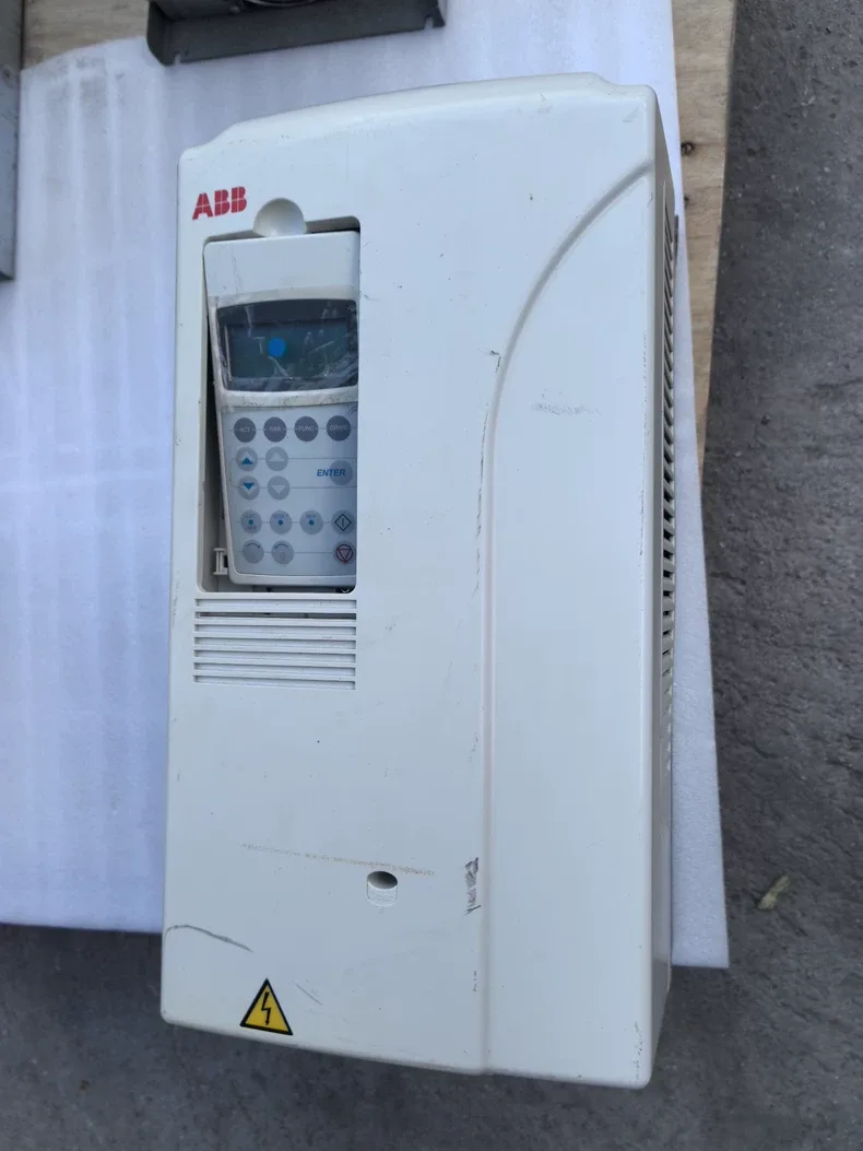 ABB ACS800-01-0025-3+D150+P901