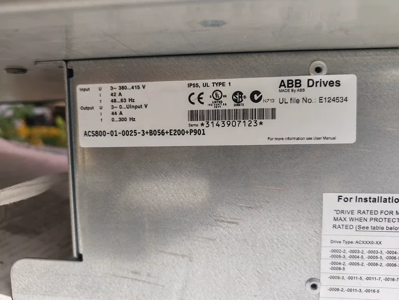 ABB Inverter ACS800-01-0025-3+B056+E200+P901