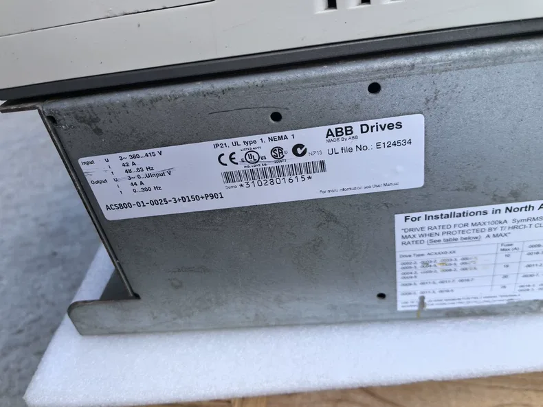 ABB ACS800-01-0025-3+D150+P901 5