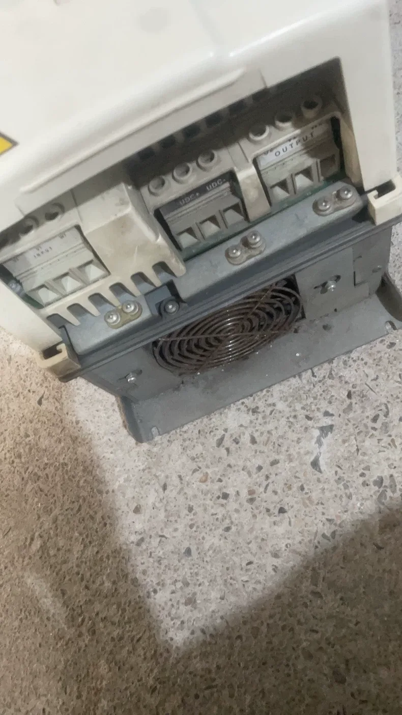 ABB ACS800-01-0030-3+D150+P901 Frequency converter 2