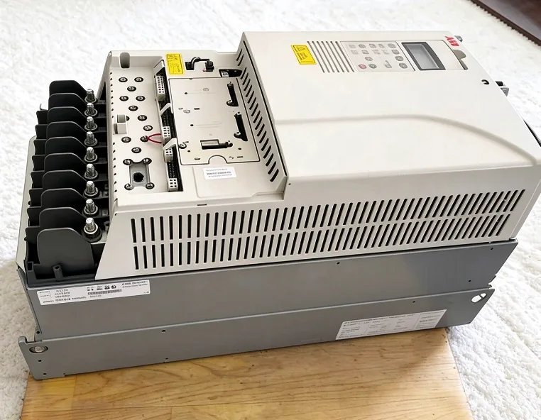 ABB ACS800-01-0030-7+P901 Frequency Converter ACS8000100307P901 Expeidted