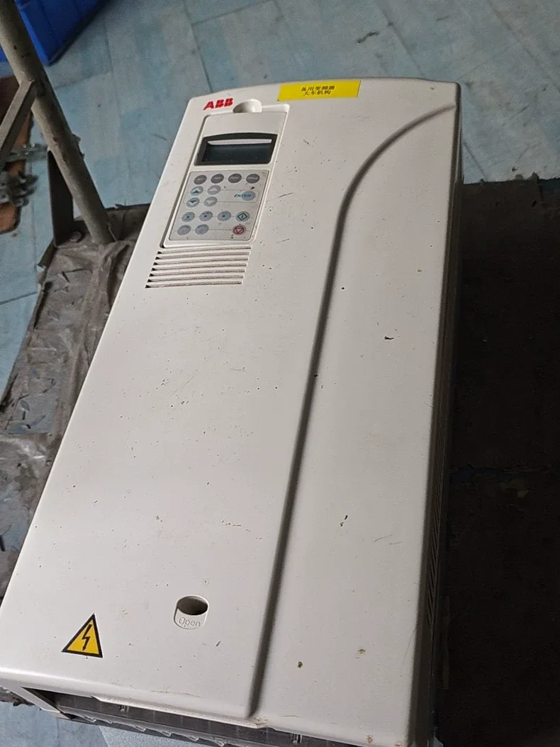 ABB ACS800-01-0060-3+D150+P901 Inverter