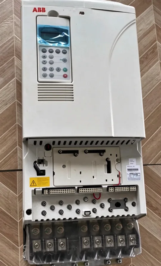 ABB Inverter ACS800-01-0070-3+P901