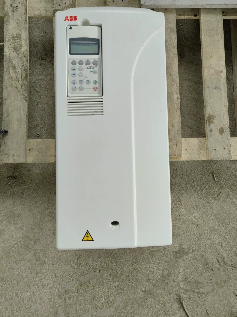 ABB ACS800-01-0075-3+D150+P901 inverter