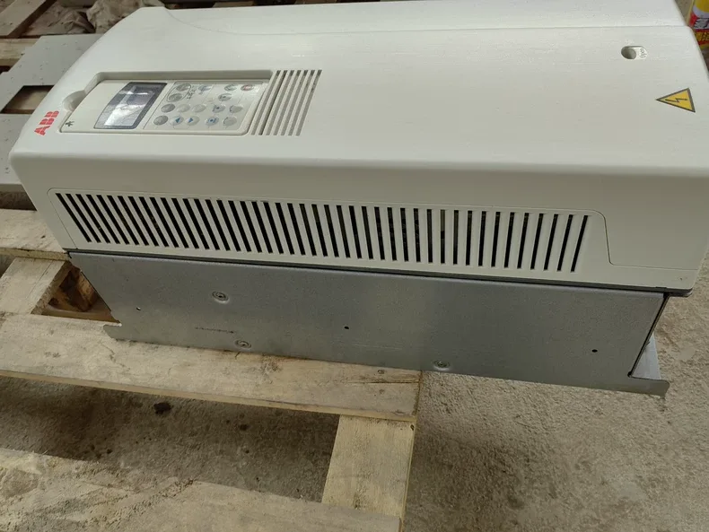 ABB ACS800-01-0075-3+D150+P901 inverter 2