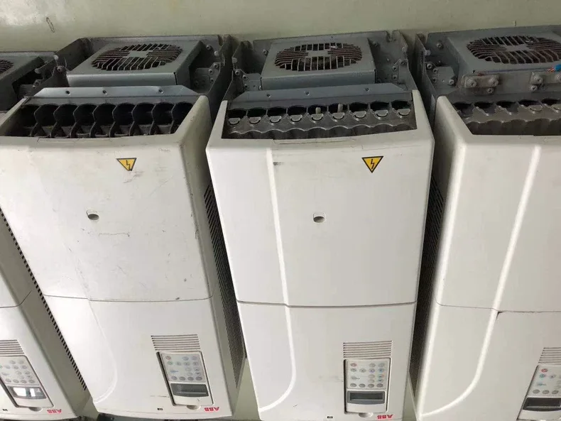 ABB ACS800-01-0100-3+D150+P901 frequency converter 3