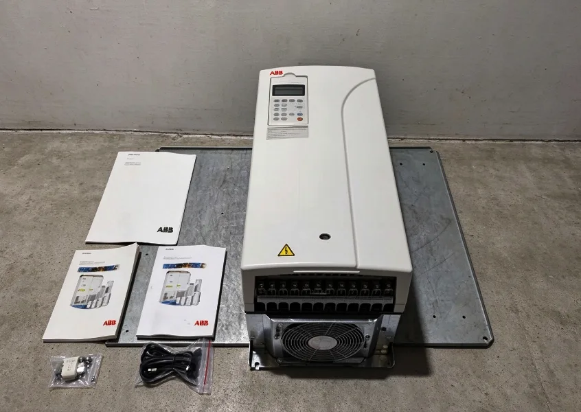 ABB ACS800-01-0105-5+C132 Frequency Converter 3-Phase 380-500 (480) V 48-63 Hz