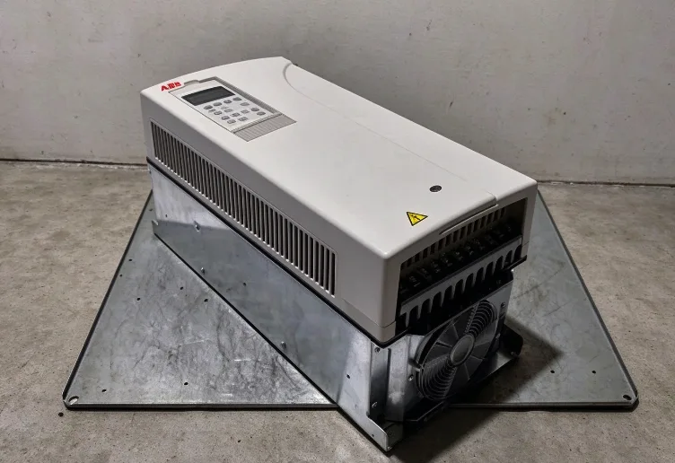 ABB ACS800-01-0105-5+C132 Frequency Converter 3-Phase 380-500 (480) V 48-63 Hz 4