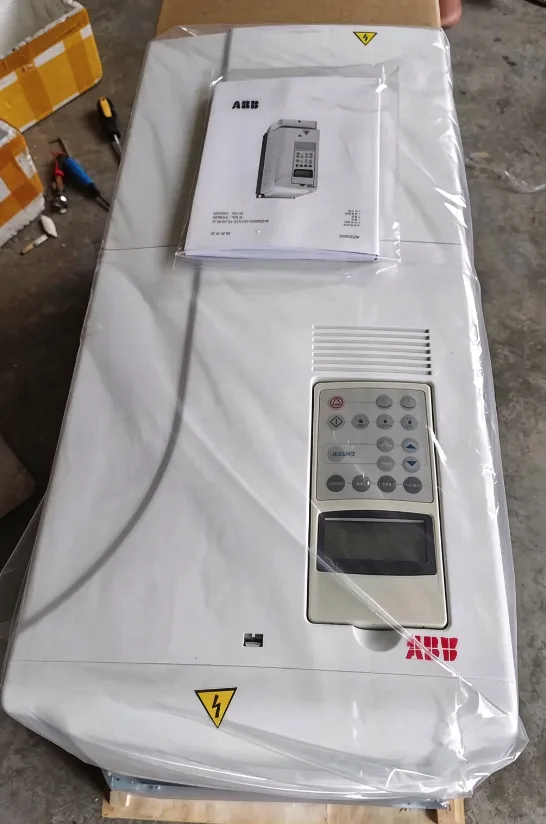 ABB ACS800-01-0165-3+P901 Inverter ACS800-01-0165-3 P901 3