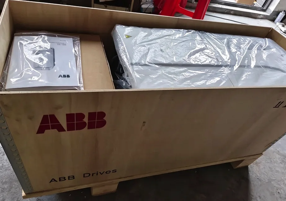 ABB ACS800-01-0165-3+P901 Inverter ACS800-01-0165-3 P901 4