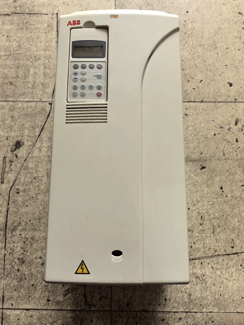 ABB ACS800-04-0040-3+P901 Inverter HMD0