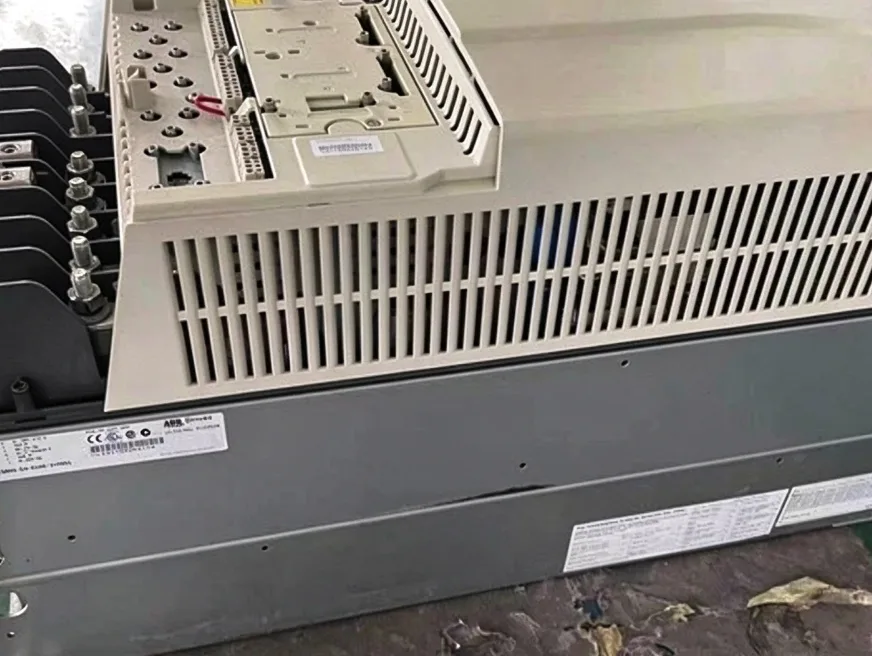 ABB ACS800-04-0100-3+P901 with 3