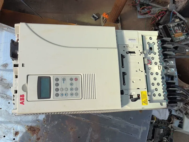 ABB 110KW Inverter ACS800-04-0120-3+P901