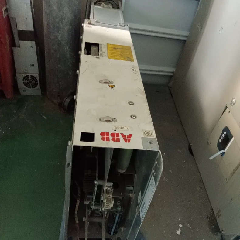 ABB ACS800-104-0175-3 AC Driver 2