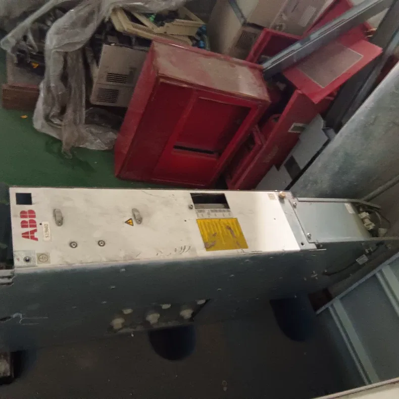 ABB ACS800-104-0175-3 AC Driver 3