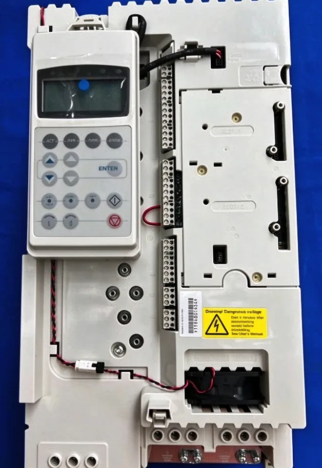 ABB ACS800-U1-0016-7+P901 3