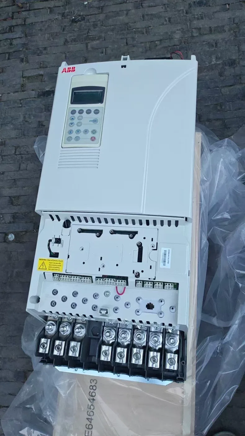 ABB ACS800-04-0135-3+P901 frequency converter By
