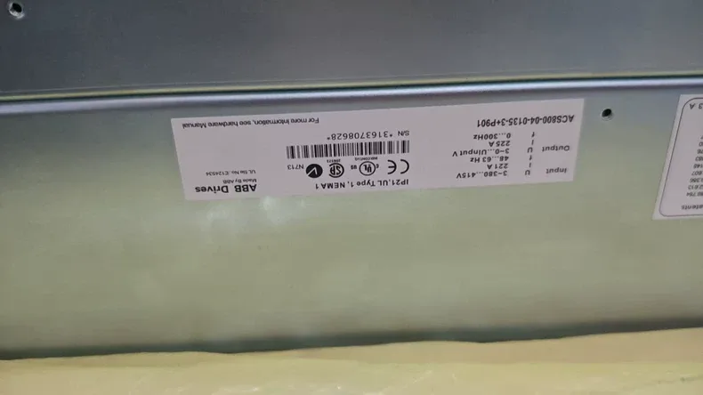 ABB ACS800-04-0135-3+P901 frequency converter By 3
