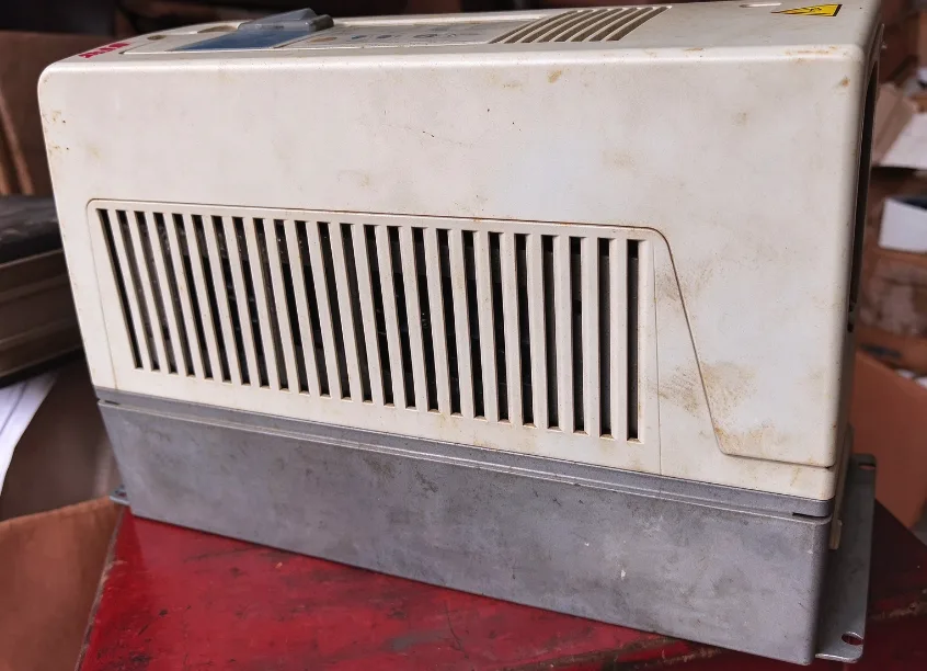 ABB ACS800-01-0011-5+E200+L502+L508+N652+P901 inverter 2