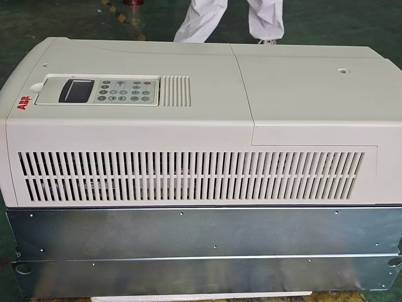 ABB frequency converter ACS800-01-0135-3+D150+P901 N652