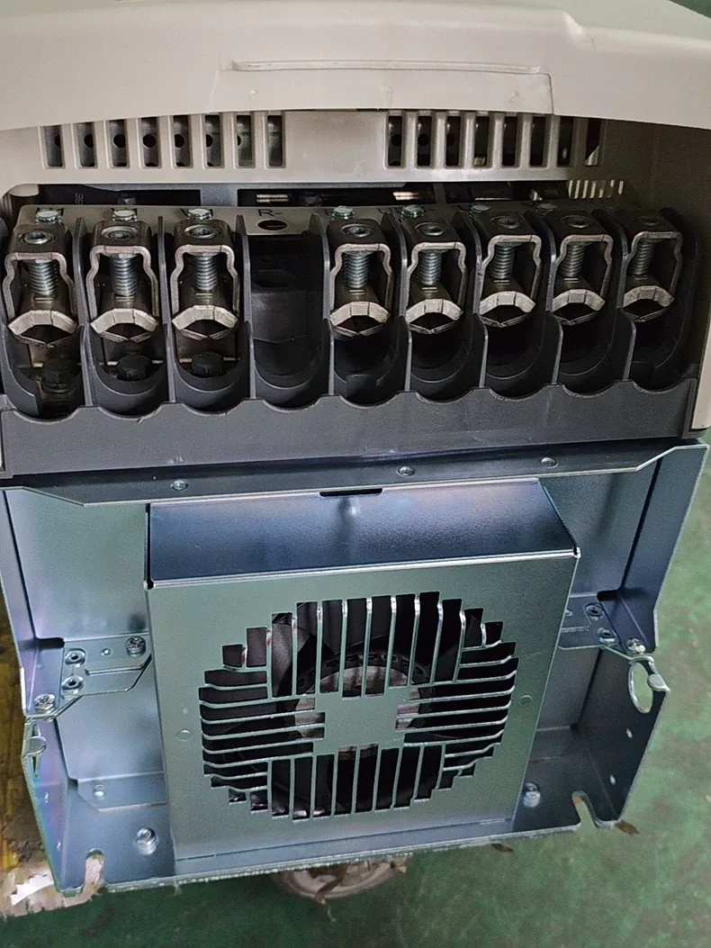 ABB frequency converter ACS800-01-0135-3+D150+P901 N652 2