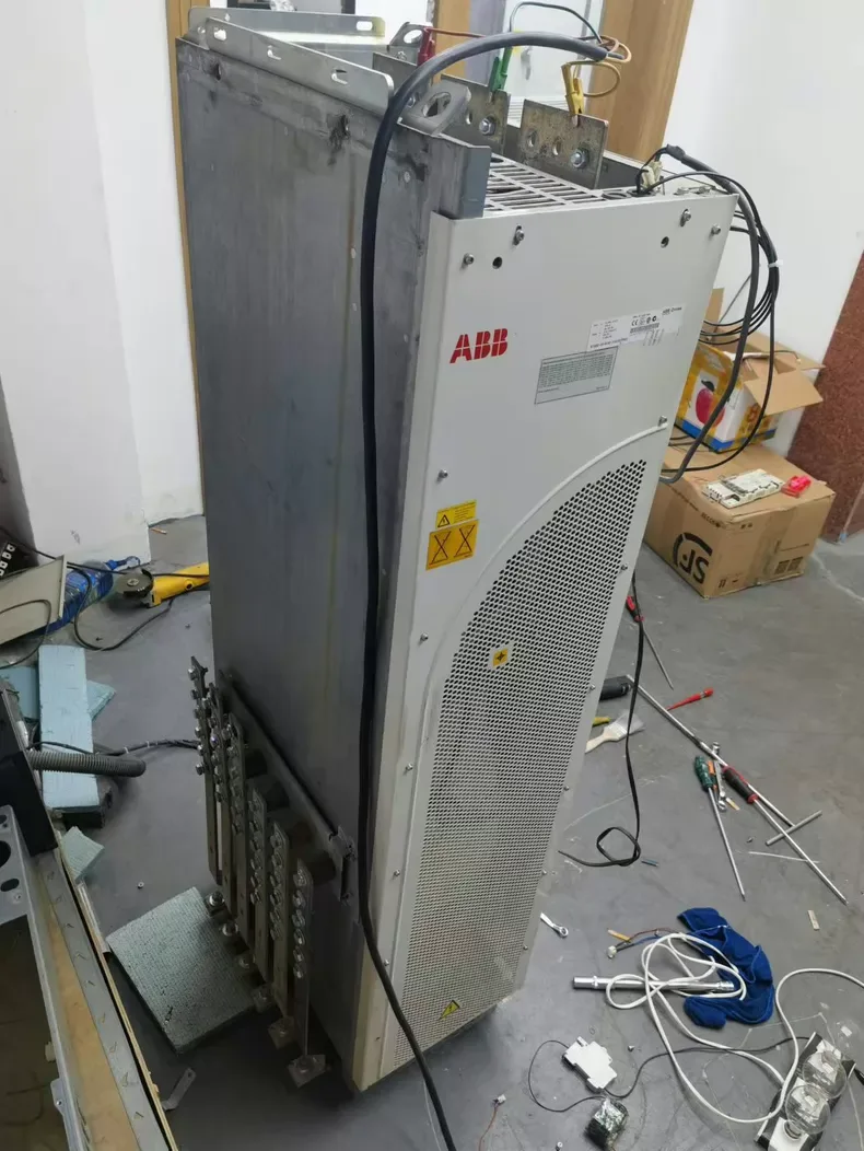 ABB ACS800-04-0400-3+D150+P901 Frequency converter