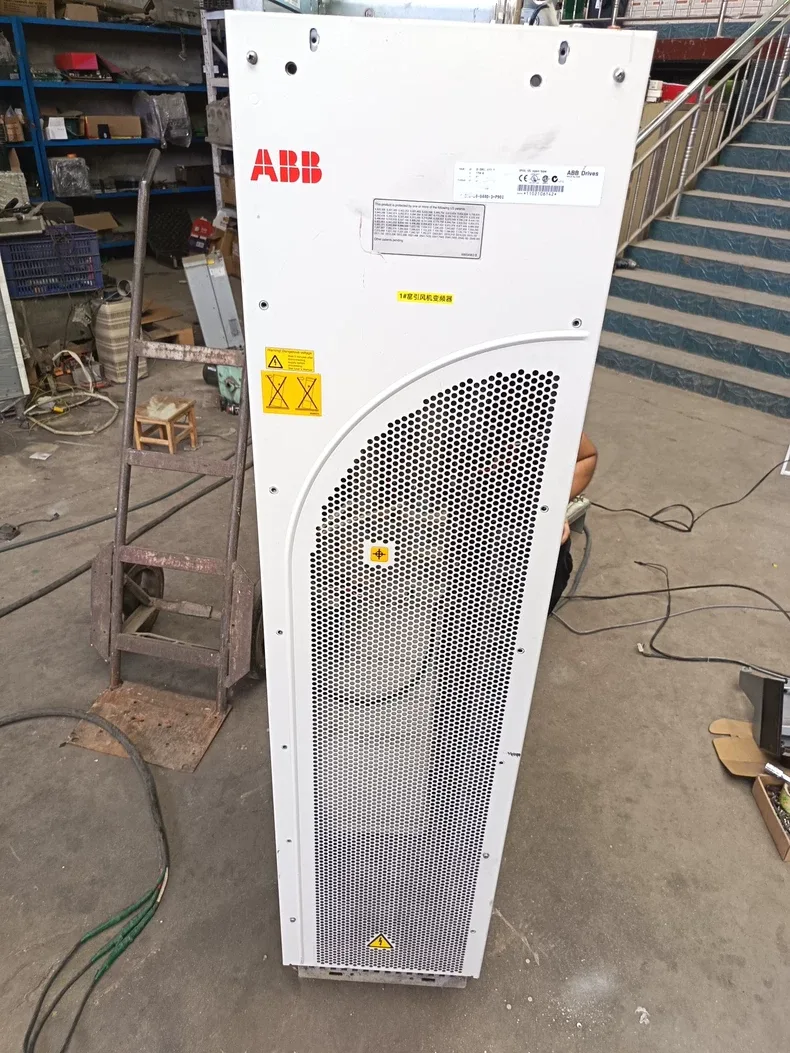 ABB ACS800-04M-0440-3+P901 ACS800-04M-0440-3 Inverter