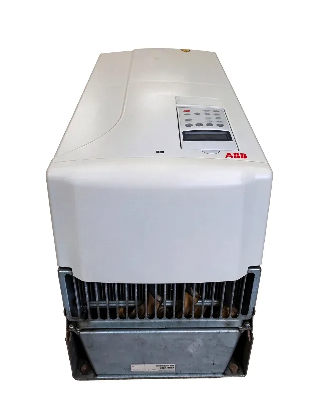 ABB ACS800-U1-0120-5+D150+P901 AC Drive 3-Phase 120HP/90kW 155A 380-500VAC 4