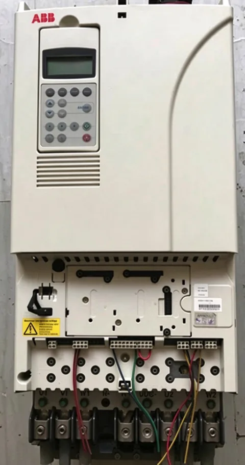 ABB ACS800-01-0205-5+P901 Frequency Converter UPS ACS8000102055P901 CM