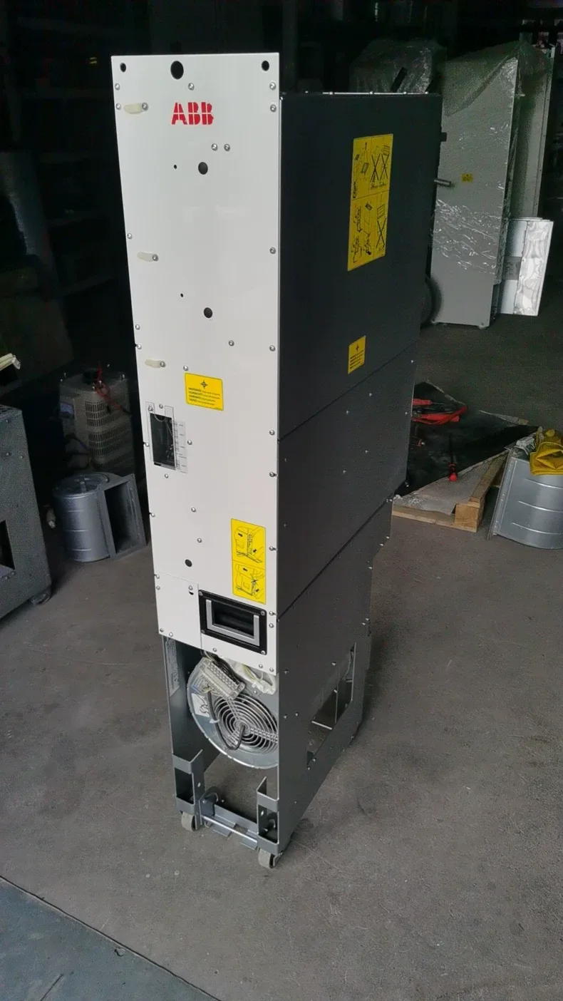 ABB Frequency changer ACS800-104-0580-7+C126+E205 2