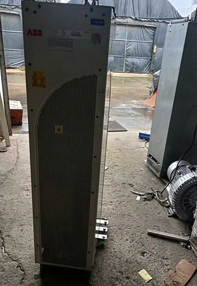 ABB inverter ACS800-04M-0260-3+P901 2