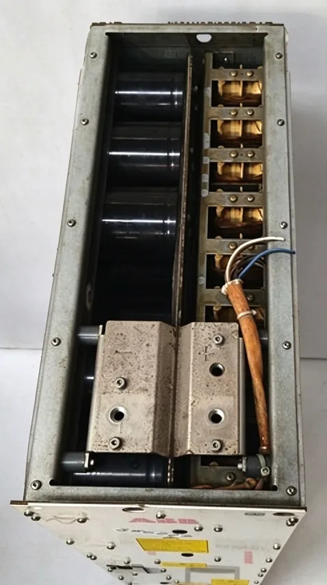 ABB ACS800-104-0440-7+E205+Q950+V991 Frequency Drive 709-976 VDC 458 ADC 3