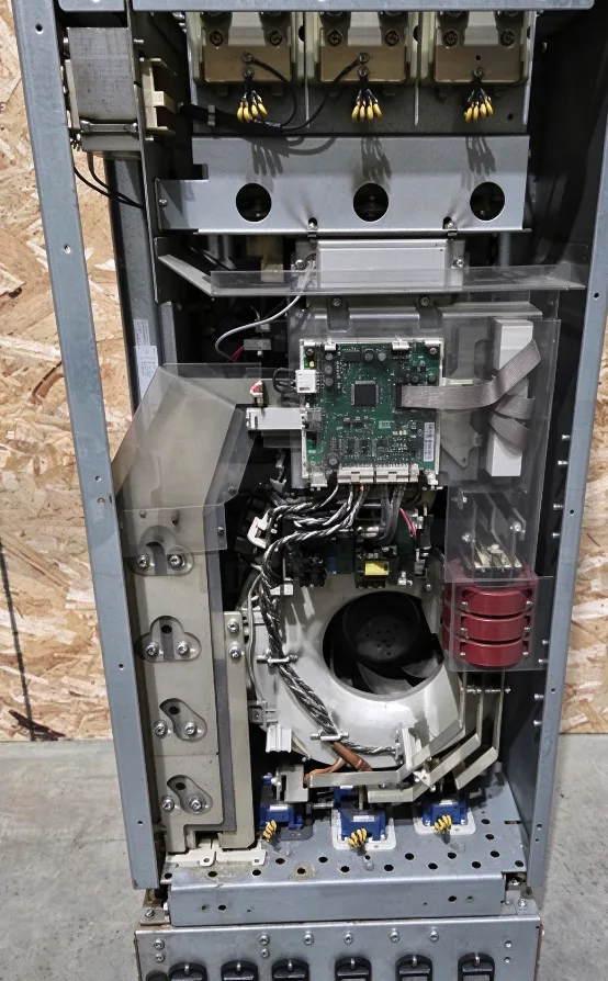 ABB ACS800-U4-0260-5+E208+E210+P901 DRIVE 480 (500) V 267 (291) A 48 63HZ 2