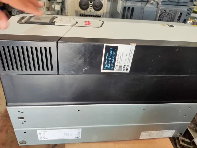 ABB ACS880-01-105A-3 Driver 5