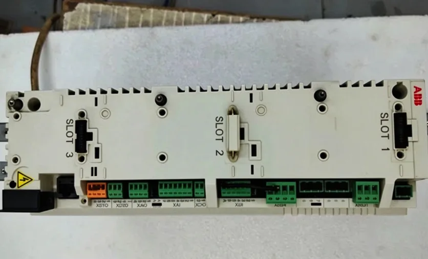 ABB ACS850-040-010A-5+J400 4