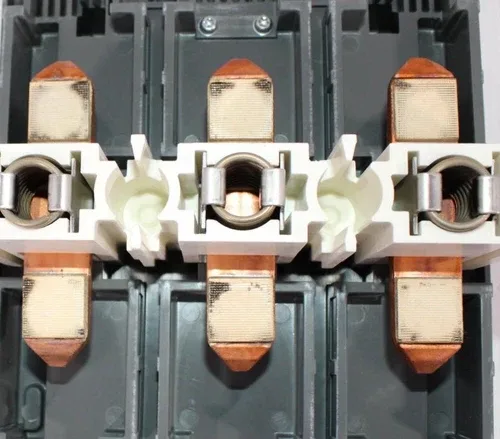 ABB AF1250 ‑ 30 ‑ 11 ‑ 71 Contactor 1210A 1000V 3 ‑ Pole 250-500V Coil with CAL18 ‑ 11 Auxil 3