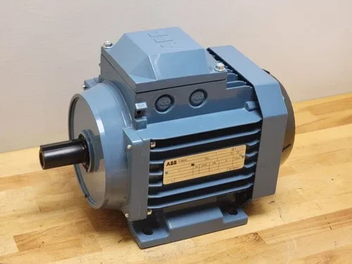 ABB IEC AC Motor M2AA 080 B2 3GAA081002-ASE 1.1 kW 50Hz 2760 RPM 230/400VAC 2